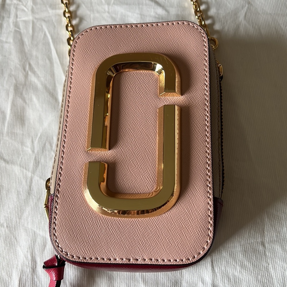 The Marc Jacobs “Hot Shot”